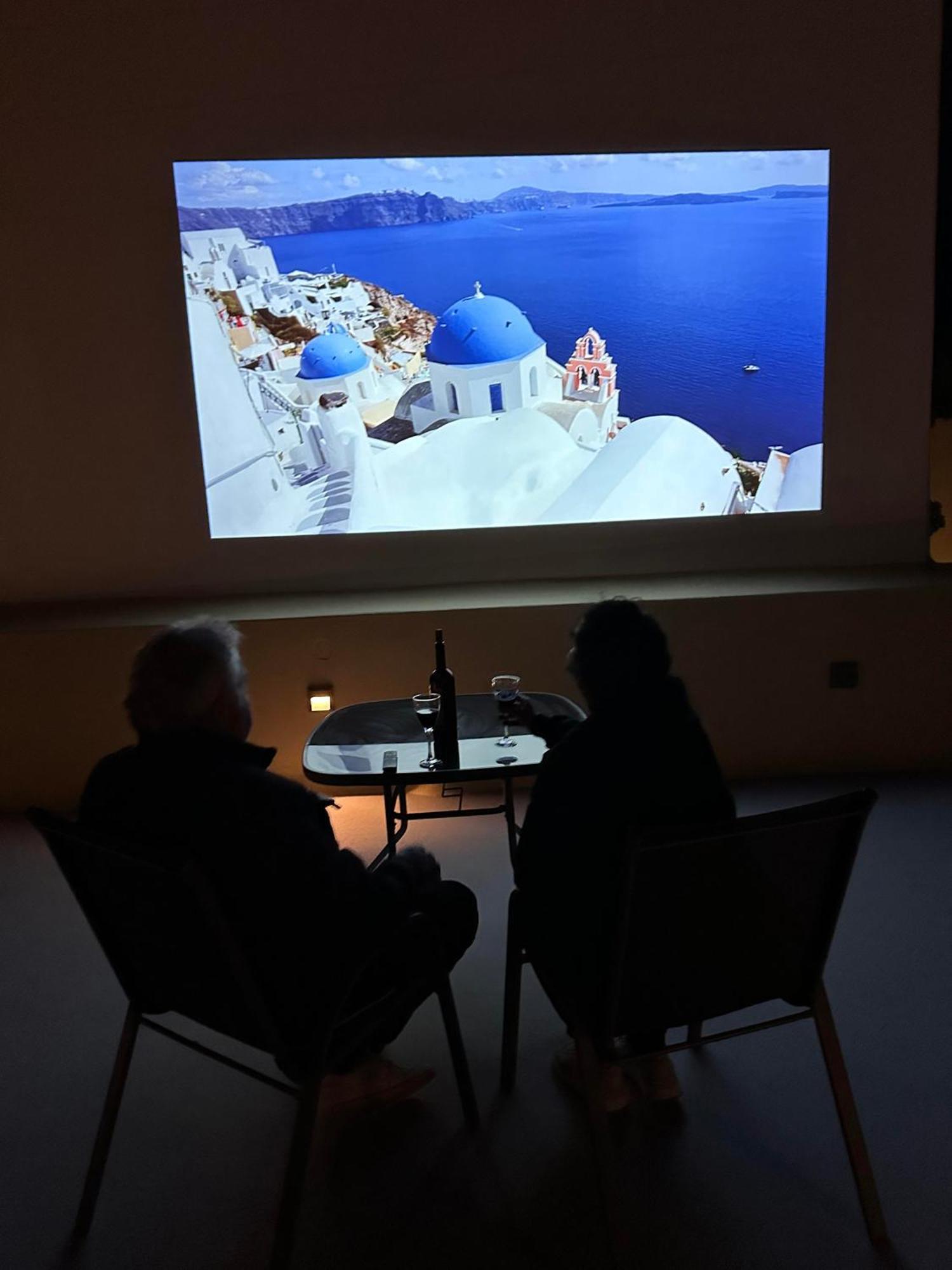 Love Nest With Hot Tub, Hammam & Outdoor Cinema Akrotírion Esterno foto