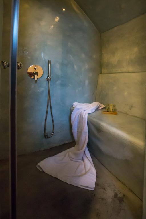 Love Nest With Hot Tub, Hammam & Outdoor Cinema Akrotírion Esterno foto
