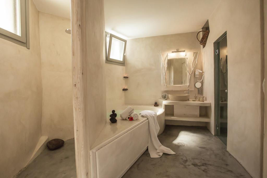 Love Nest With Hot Tub, Hammam & Outdoor Cinema Akrotírion Esterno foto